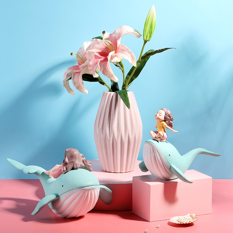 Cute Teenage Heart Creative Whale Pendulum to send Girls Little Gift Living room Children's room Desktop decorations Small furnishing