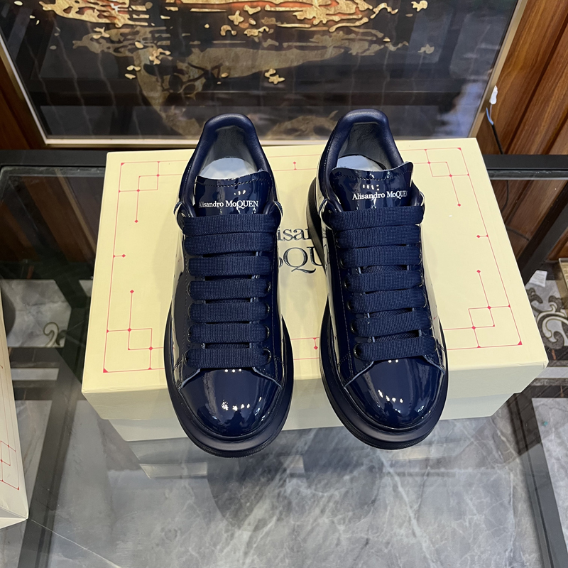 2026 Spring Season Mcqueen White Sneakers for Men, Popular Blue Trendy Versatile Patent Leather Couple Style Casual Sports Shoes Trend 2026 Spring Season Mcqueen White Sneakers for Men, Popular Blue Trendy Versatile Patent Leather Couple Style Casual Sports Shoes Trend
