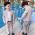 Chàng trai Suit 2020 mới phong cách mùa xuân ăn mặc giản dị childrens phù hợp với áo khoác cậu bé sàn catwalk thời trang váy. 