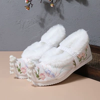 Бусы [бабочка] белая