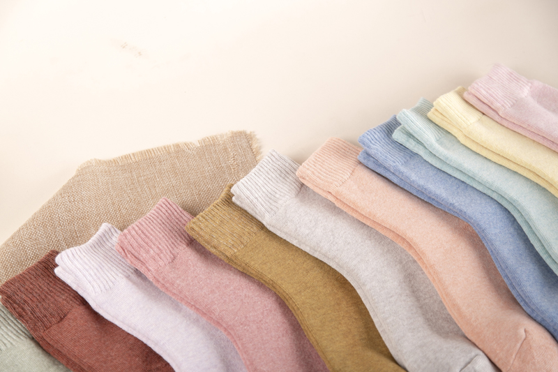 Vớ mùa đông nữ mùa thu và mùa đông cộng với vớ cotton dày nhung trong vớ ống Phiên bản Hàn Quốc của vớ len ấm áp vớ tháng tất nữ hàn quốc