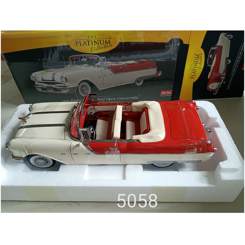 Sun Star 1/18 Platinum Edition 1955 Pontiac Alloy Car Model