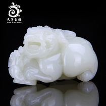 The Emperor Jade Xinjiang Hetian jade brave hand piece men carry play Jade Jade Jade ba wan jian