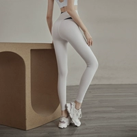 Элегантный серый