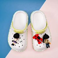 Белый [ешь курицу]