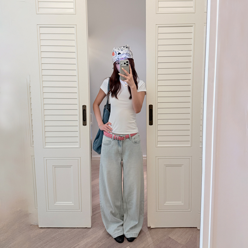 Threesan's "Light Blue Clear Sky" Is Full of Summer Vibes! Korean-Style Design Casual Straight-Leg Wide-Leg Jeans Threesan's "Light Blue Clear Sky" Is Full of Summer Vibes! Korean-Style Design Casual Straight-Leg Wide-Leg Jeans