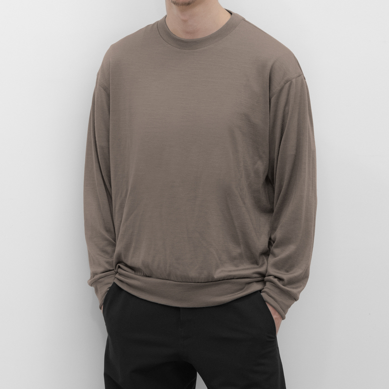 Camel-Colored Short, Wide-Necked, Long-Sleeved Thin Wool Shirt, Qingwu