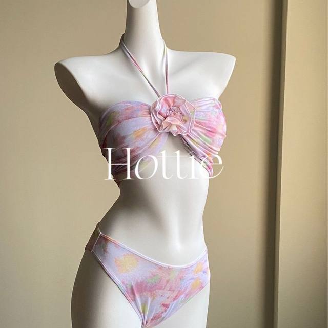 ໃໝ່ ສີບົວ bikini floral split skirt swimsuit ຂອງແມ່ຍິງສາມສິ້ນພັກຜ່ອນ seaside ເຕົ້ານົມຂະຫນາດນ້ອຍໃນຄວາມປາຖະຫນາອັນບໍລິສຸດ