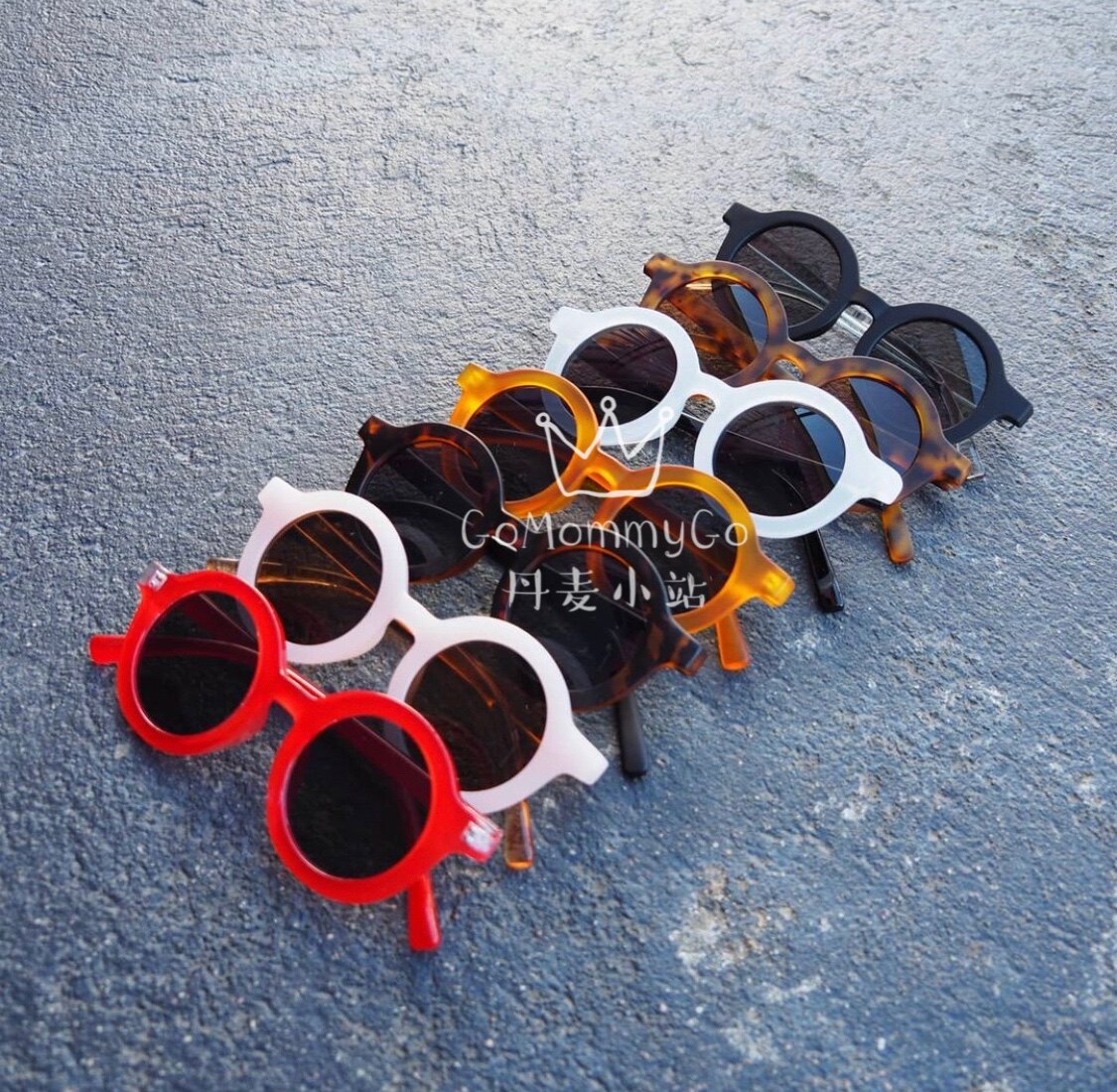 Spot Denmark BABYMOCS baby children fashion sunglasses sunglasses eye protection belt sun protection value to send eye bags