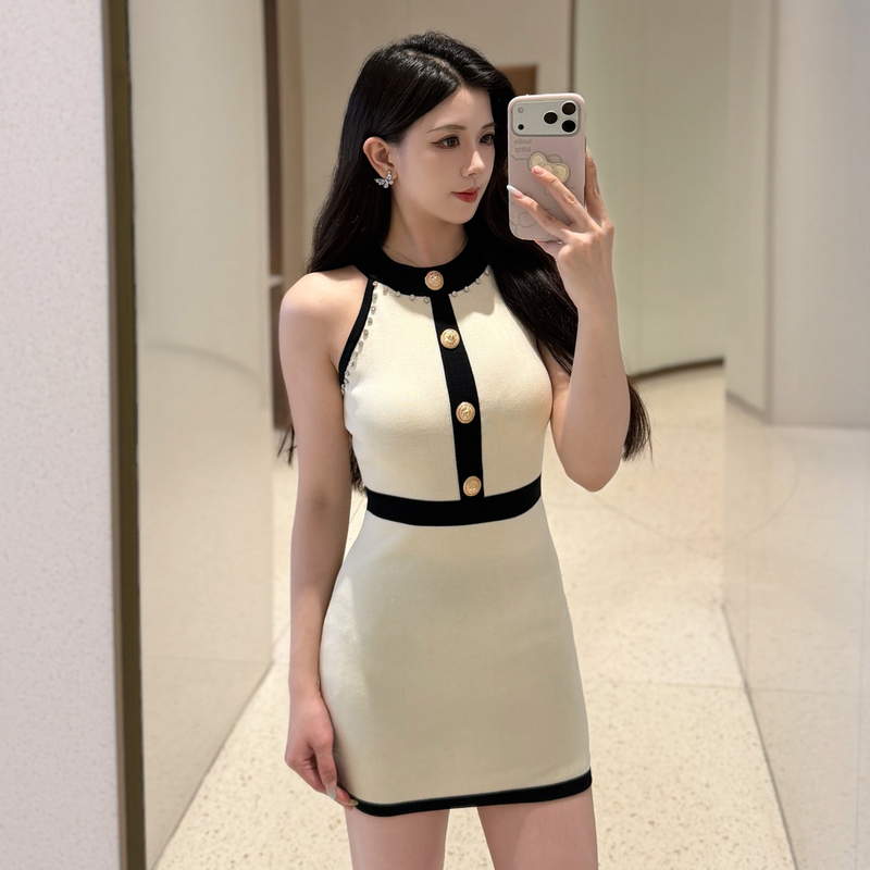Chen Yiding Helee Elegant Heavy-Knit Vest Dress with Contrasting Colors, Slim Fit, High Waist, Bodycon Skirt Chen Yiding Helee Elegant Heavy-Knit Vest Dress with Contrasting Colors, Slim Fit, High Waist, Bodycon Skirt