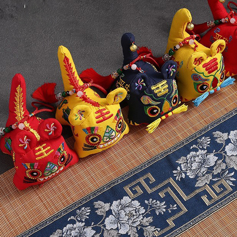 Chinese Style 2022 Year of the Tiger Mascot Cloth Tiger Folk Craft Gift Decoration Handmade Material Bag Embroidered Small Pendant Gift