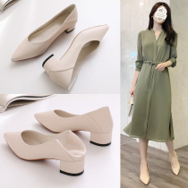 Scrub female with 2021 new spring and autumn temperament pointed head shallow tide shoes female retro commuter professional single shoes