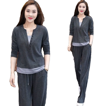 Casual sportswear suit for women 2024 autumn new V-neck fashionable and age-reducing short-sleeved T-shirt and trousers two-piece set