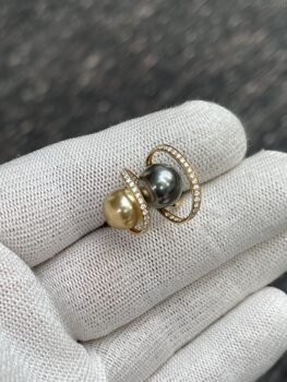 Gold beads, tahitian mixed color pearl ring 9 11mm, shot in natural light, set with 18k natural diamonds