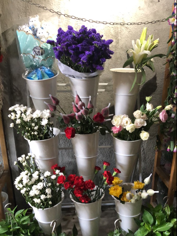Lớn nhựa xô hoa đứng Giá hoa xô hoa Xô hoa kệ hoa Cửa hàng hoa đứng đám cưới nguồn cung cấp - Kệ ke trang tri