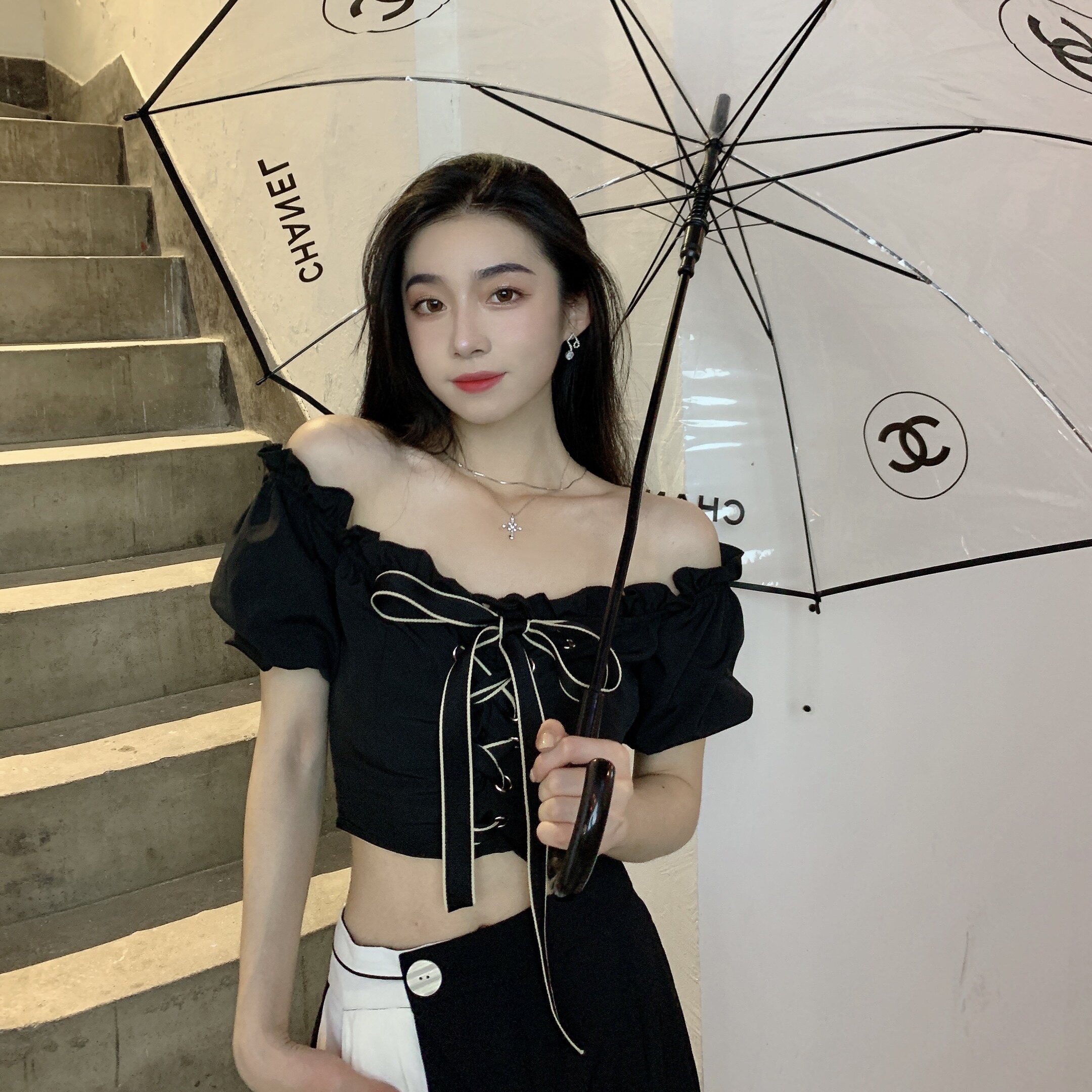 SIMONA22 summer new small and spicy girl with black floral lace with a butterfly knot and a small shirt with a thin shirt