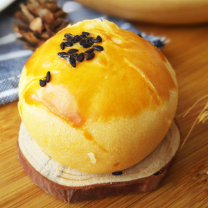 传统手工海鸭蛋黄酥零食60g*4个
