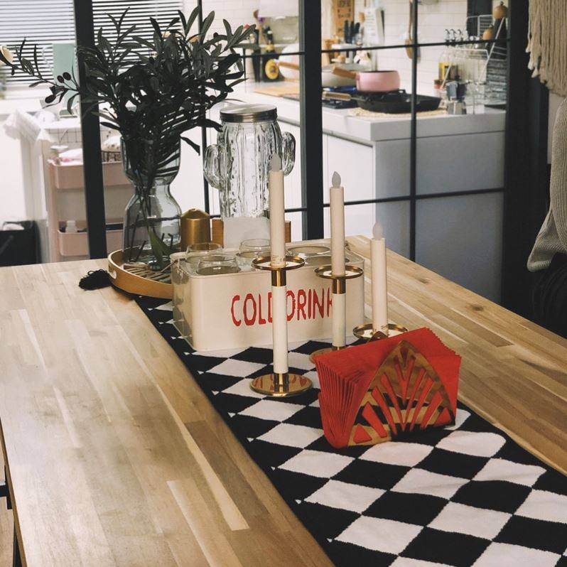 Dining Cabinet Table Flag Light Extravagant High-end Modern Simplicity Joins Wind Net Red Chessboard Grid Gig Bird Table Heat Insulation Mat Flow Su