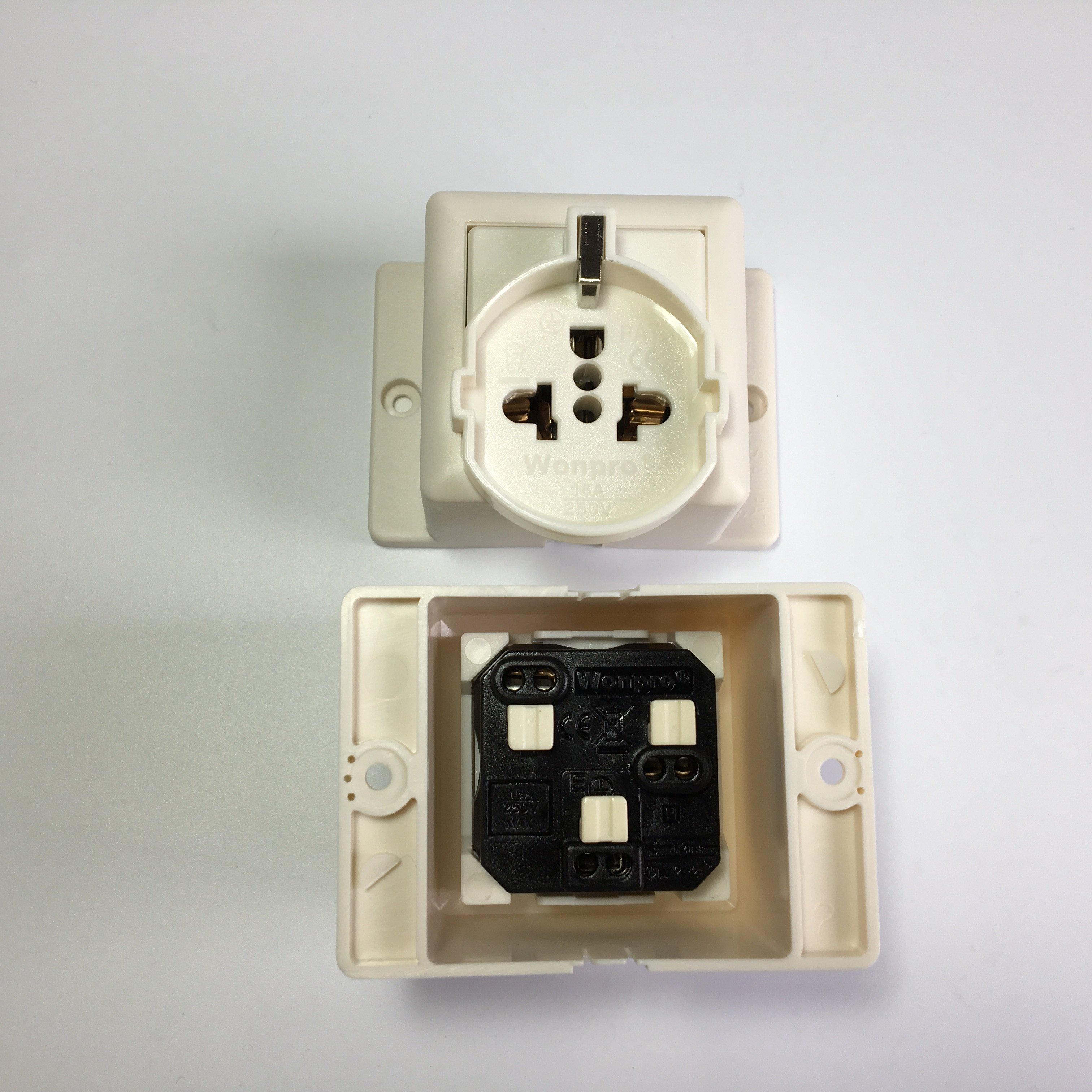 Wonpro does not fall WF-7 RGF1-bit surface mounted 16A European standard American socket industrial assembly line power socket