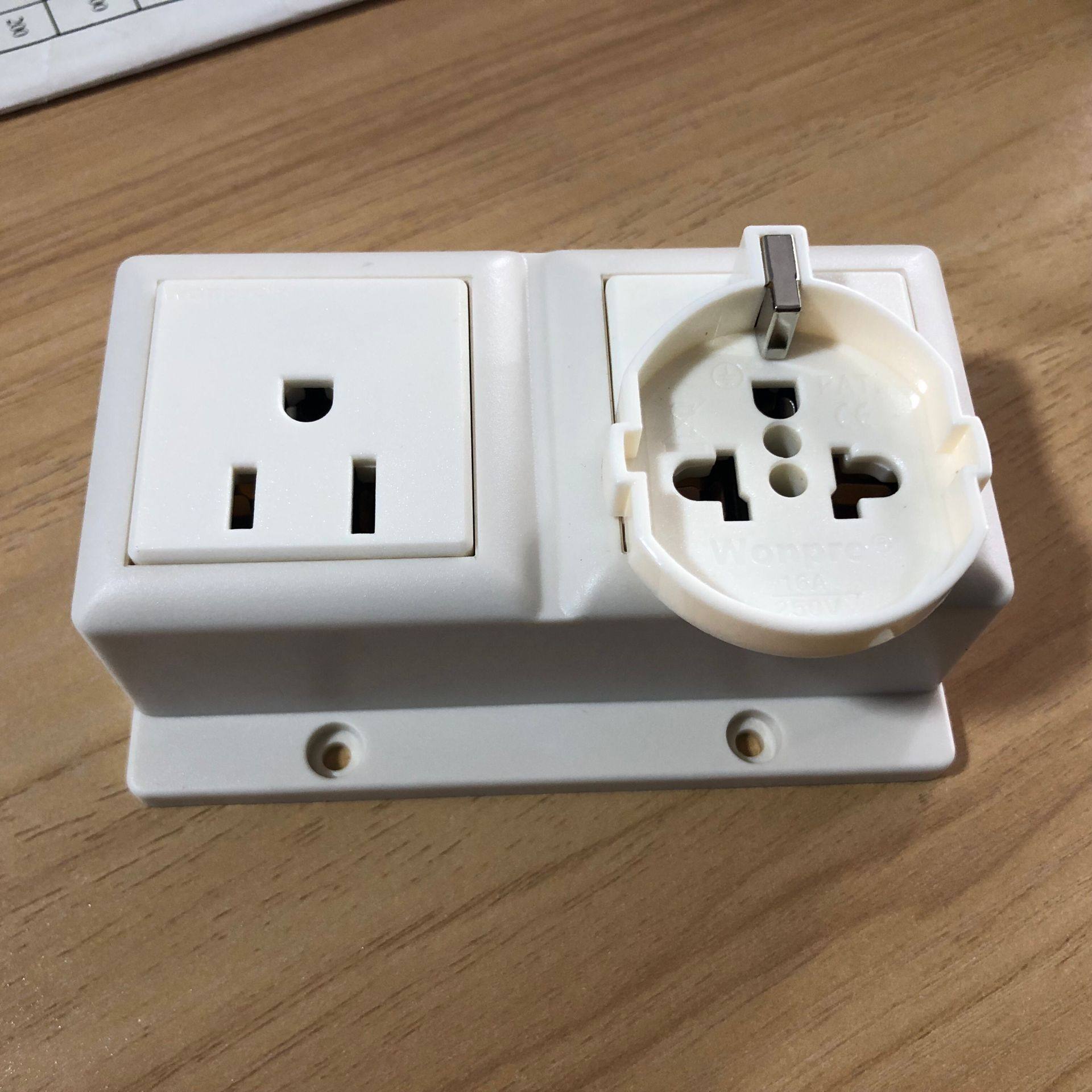 Stable Wonpro two American national standard socket surface mounted assembly line cabinet 10A air conditioning industry