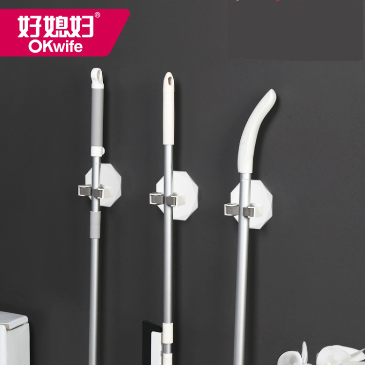 Good-in-law-in-law hanging out the mop rack free from punching the kitchen bathroom with powerful sticky hook mop sweep to remove the hanging clip