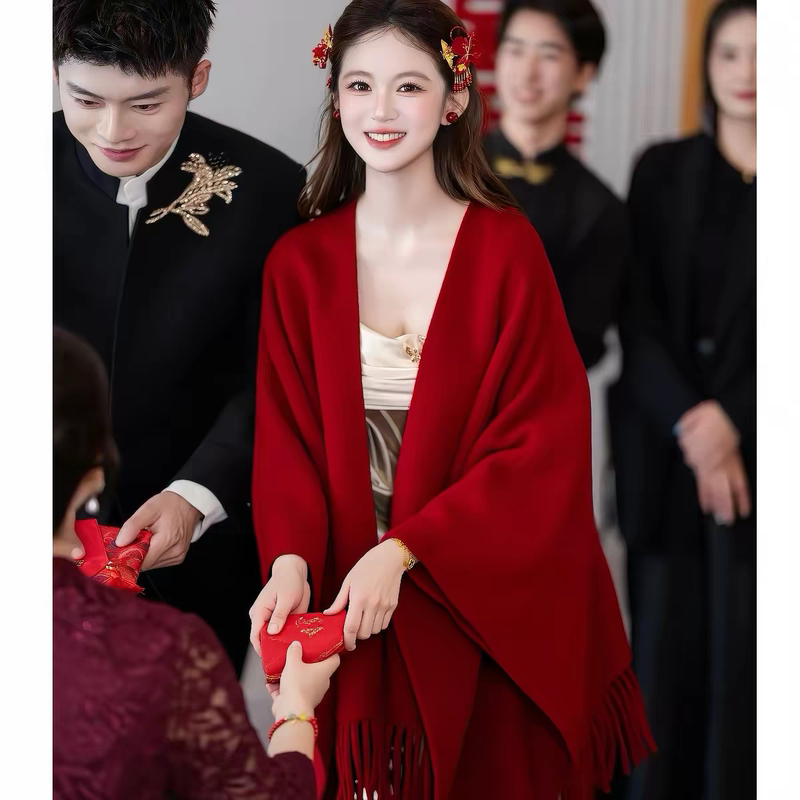Shawl for Mother-In-Law to Wear with a Cheongsam, Cape for Wedding Banquet Dress, Autumn and Winter Faux Cashmere Thickened Outer Shawl Scarf Shawl for Mother-In-Law to Wear with a Cheongsam, Cape for Wedding Banquet Dress, Autumn and Winter Faux Cashmere Thickened Outer Shawl Scarf