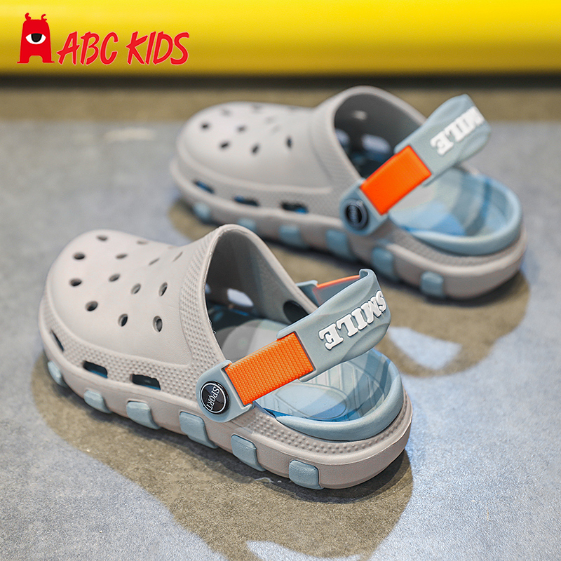 Boys' Croc Shoes Children's New Summer Non-Slip Sandals Boys' Slippers Big Kids Teenagers Beach Sandals Lightweight