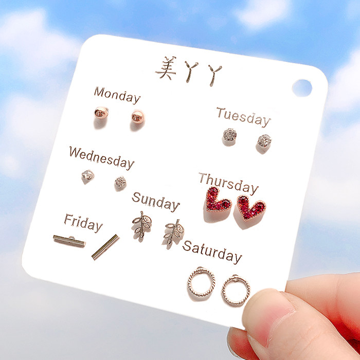 Girl exploits the Korean version creative lady fresher girlfriends new beginnups accessories for students Ornament Ear Pin Female Retro