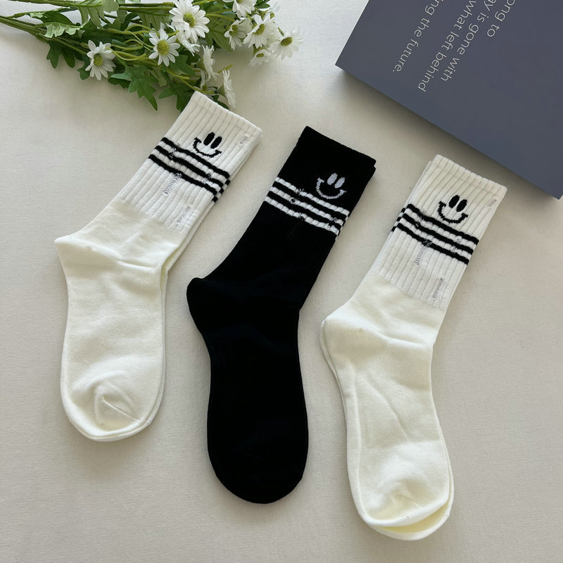 10 Pairs of Socks in a Pack for Women, Mid-Calf Pure Cotton Towel Bottom Sports Socks, Trendy Black and White Striped Basketball Socks