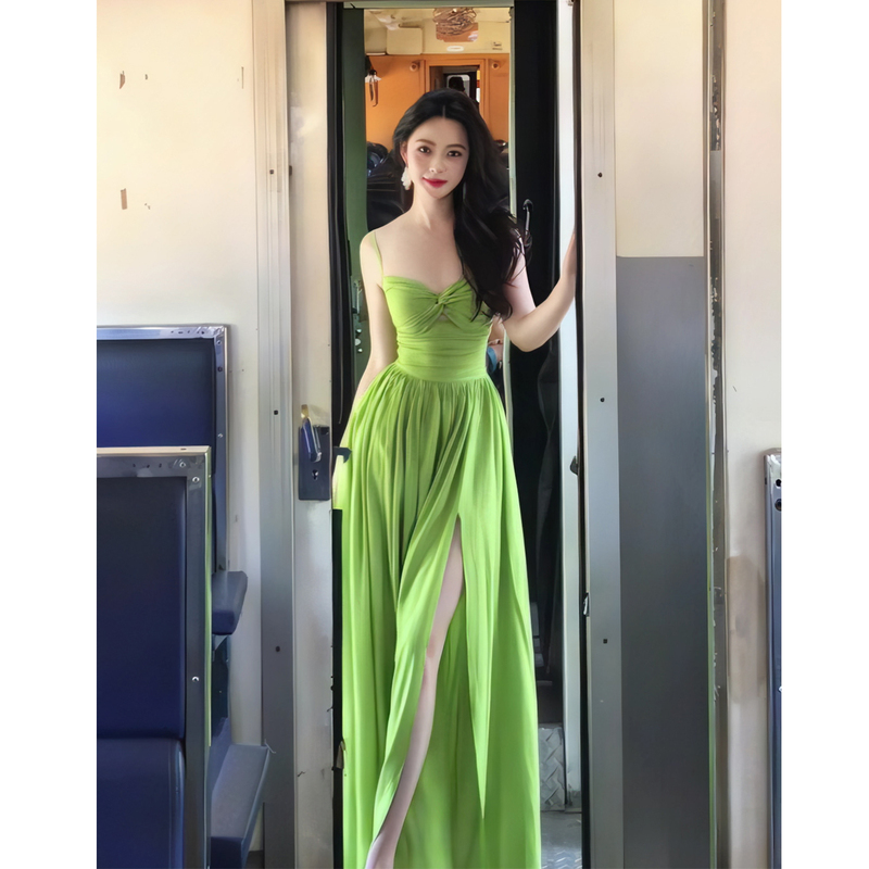 In Stock! Resort-Style Island Outfit, Sexy Spaghetti Strap V-Neck, Waist-Cinching, Slimming Long Dress, Flowing Gauze Dress