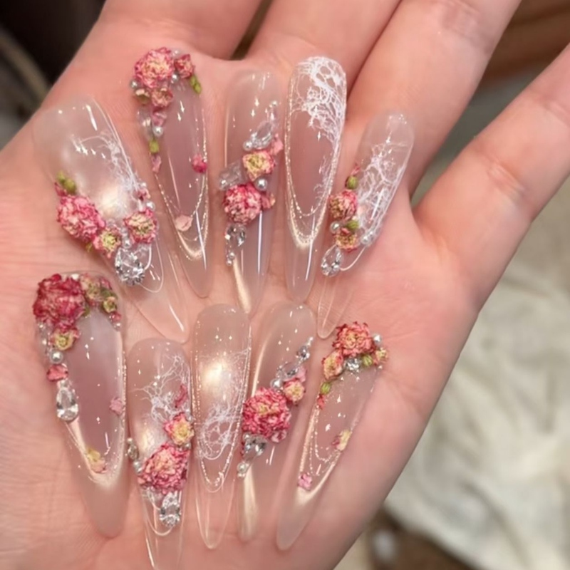 [Flower Weaving Fantasy] Spring Dried Flower Three-Dimensional Long White-Enhancing Lace Wedding Nails, Niche High-End Style 2026 New Model