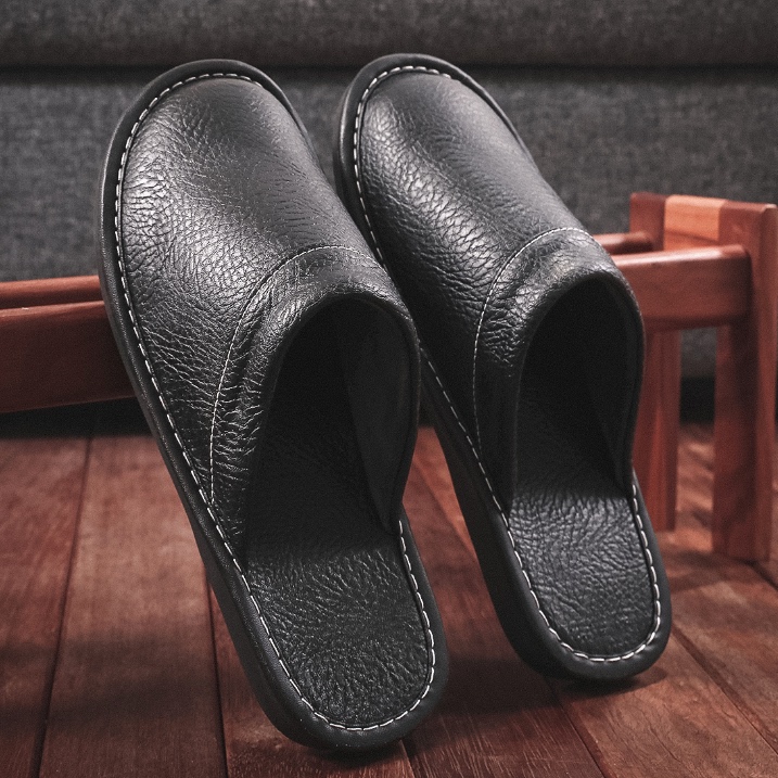 Spring and Autumn Lazy All-Season Leather Slippers, Changing Room Slippers, Men's Home Indoor Breathable Non-Slip Black-Soled Slippers for Women