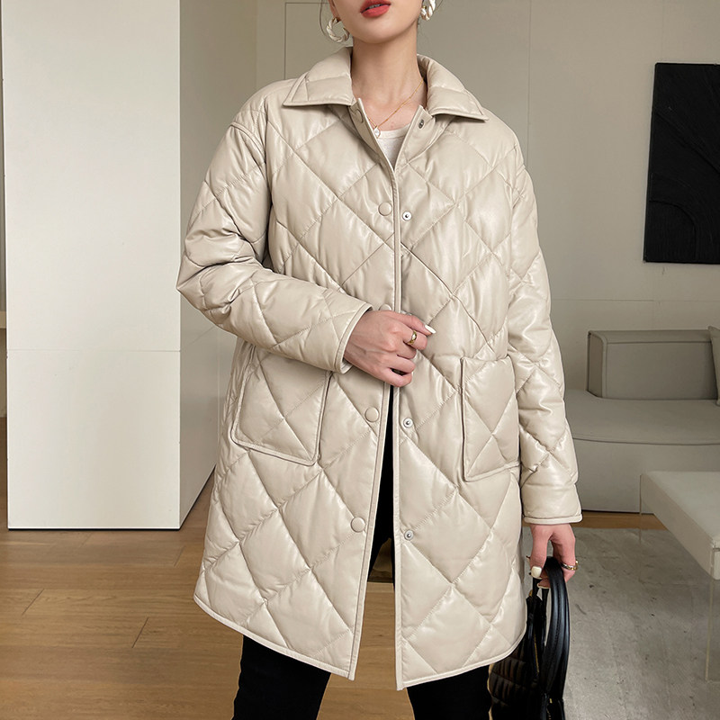 New Zealand imports light sheep - skin feather feathers in the long - range 2022 winter white velvet diamond fur coat