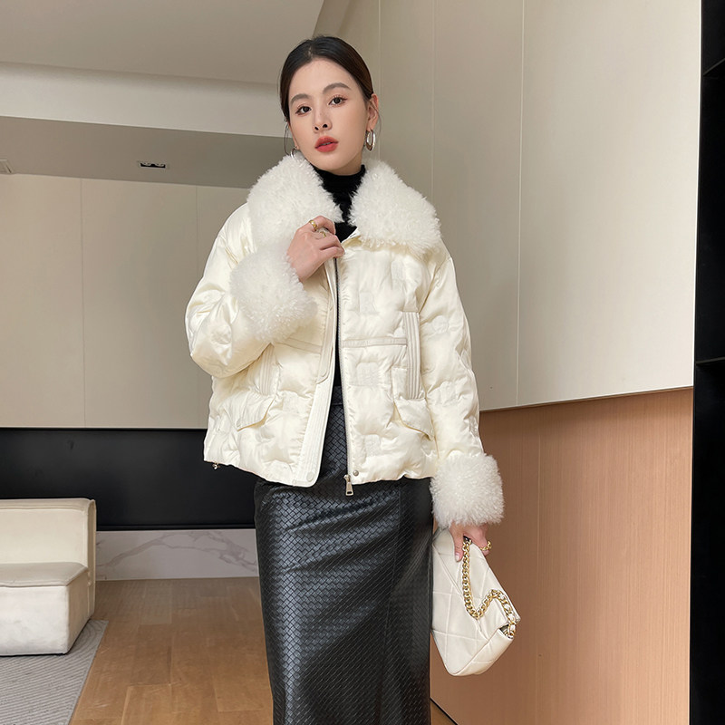 High - end white velvet girl short down jacket 2022 winter new luxury lamb fur fur coat
