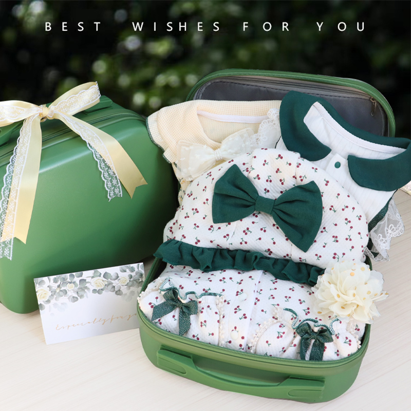 Newborn baby clothes set gift box female baby born high-end meeting gift hundred-day birthday gift winter thick
