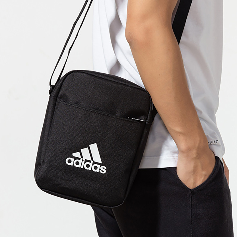 AdidasAdidas斜挎包男包女包新款正品男士休閒小包單肩包ED6877