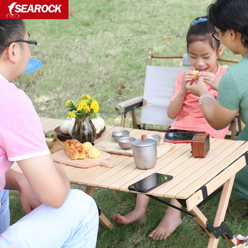 На открытом воздухе в кемпинге яичный рулон Стол столовой лагерь для барбекю для барбекю Стол Самостоятельный тур Складывая сплошное дерево и дикий обеденный стол 榉 榉 榉 榉 榉 榉 榉 榉 榉 榉 榉 榉 榉 榉