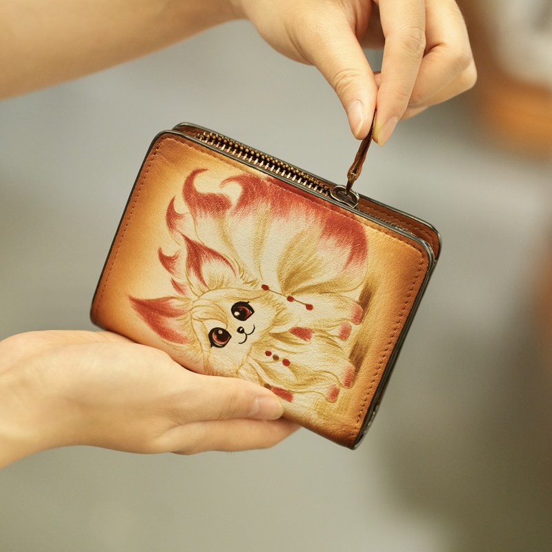Short Wallet for Women, Genuine Leather, 2025 New Model, Lightweight and Compact, Integrated Card Holder and Coin Purse, Gift for Women