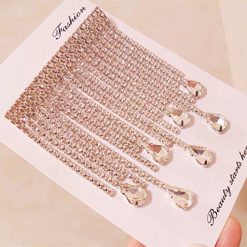 Net Red Trendy Personality Alphabet Inlaid Drilling Fluid Susuit Sexual Retro Brooch South Korea Atmosphere Beet Chest Flower Ornament Woman-Taobao