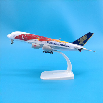 18cm Singapore Airlines A380 50Th Anniversary Commemorative Painted Wheeled Aircraft Model Ornament with Detachable Landing Gear