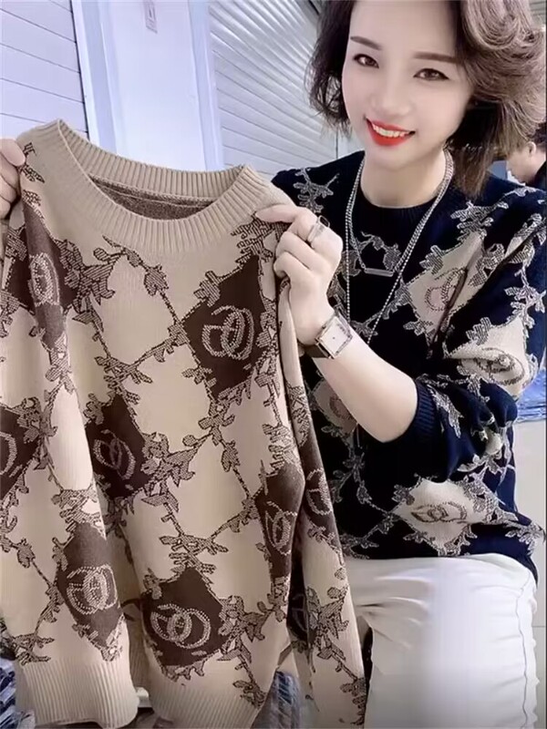 Autumn and Winter Sweater for Women, European Style, Rhinestone Embellishment, Fashionable Outerwear, Thick Knitted Top with Stylish Lettering, Color-Blocking, Warm Base Layer