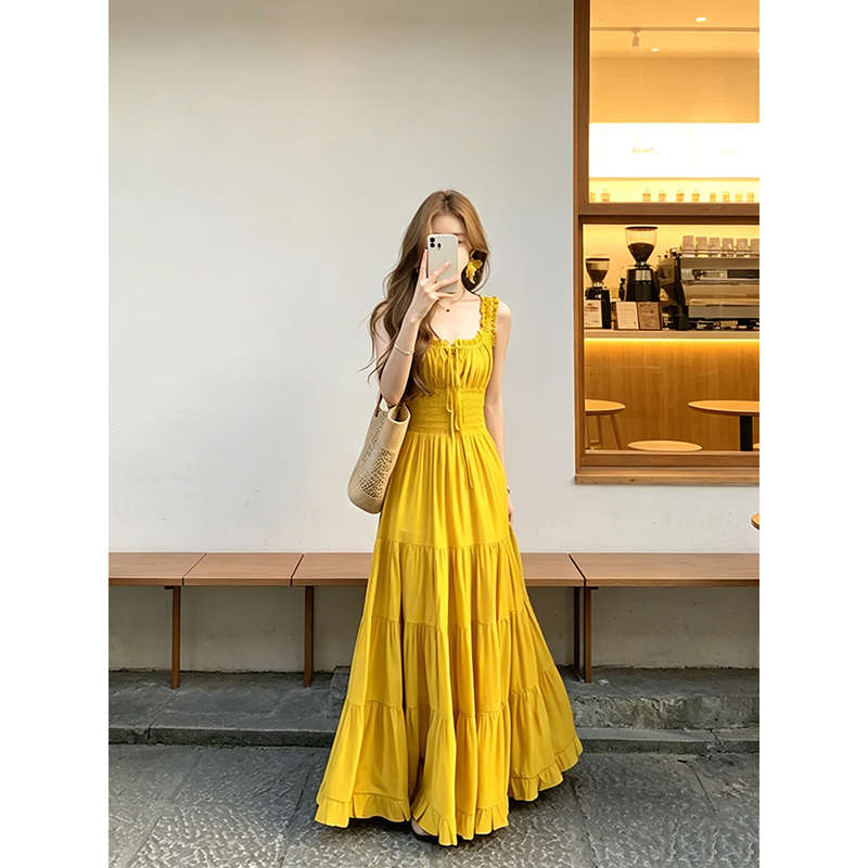 French Square-Neck Sleeveless Yellow Waist-Cinching Dress for Women, New Summer Style, High-End, Sweet, Elegant, Slim-Fitting Long Dress