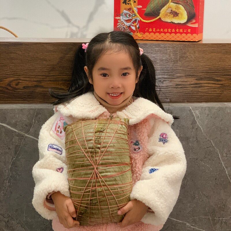 8 catty mountain pork foot big rice dumplings Guangxi special produce snack fresh now making 5 catties of great Jubilee Glutinous Rice Dumplings Chestnut Green Bean Pork Pork Leg Zongzi