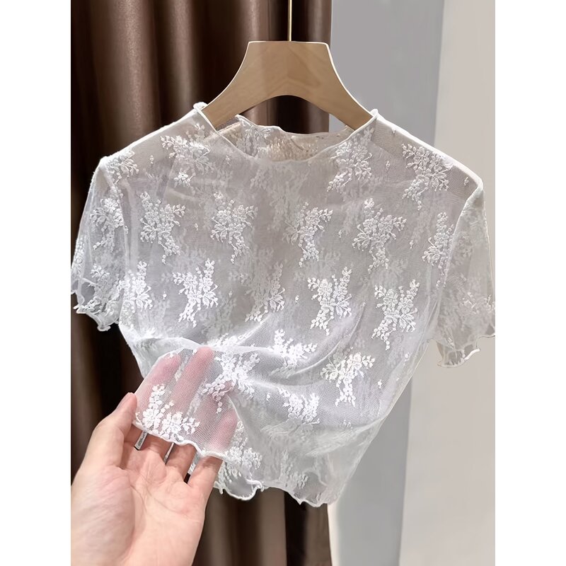 Lace See-Through Short-Sleeved Top with Ruffled Edges, Delicate Floral Patterns, Gentle and Pure Style, Inner Wear, Gentle and Elegant Top