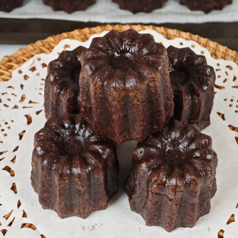 French-Style Canelé Chocolate Canelé for Commercial Use from Sf Express Coffee Shop Dessert Counter Supplier French-Style Canelé Chocolate Canelé for Commercial Use from Sf Express Coffee Shop Dessert Counter Supplier