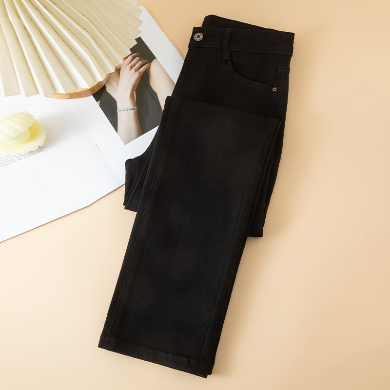 Black Straight-Leg Jeans for Women, Slim Fit, Spring/Summer, Petite, Cropped, Loose, High-Waisted, Flattering for Pear-Shaped Body, Slimming