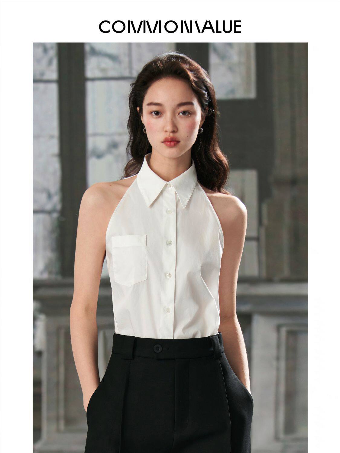 French-style sleeveless halter neck shirt, 2024 summer design, white base layer top.