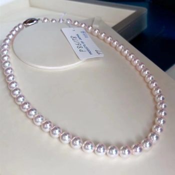 Natural pearl necklace perfectly round
