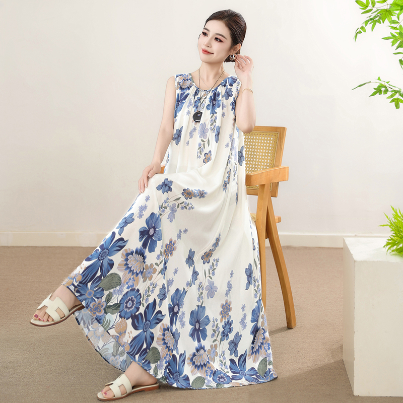 Middle-Aged and Elderly Women's Cotton Silk Dress, Summer Sleeveless, Large Size, Loose Beach Dress, Long Skirt