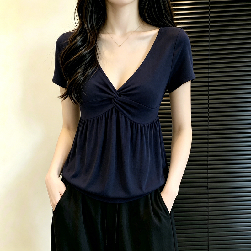 Plus-Size Women's Clothing with a Tummy-Covering Design, V-Neck, Twisted Short-Sleeve T-Shirt for Women, Slimming and Unique Top for Chubby Girls